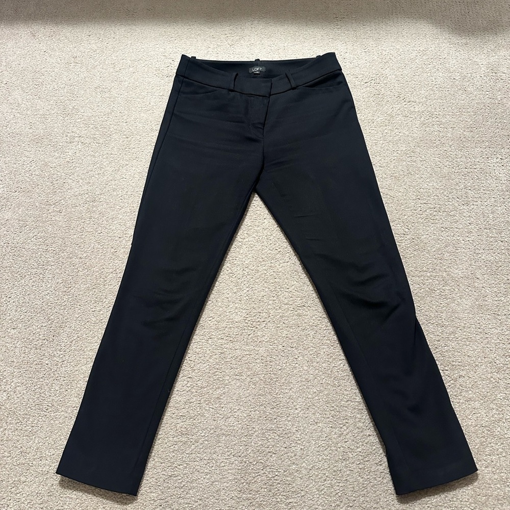 Loft dress pants in nice thick material. Perfect for work!